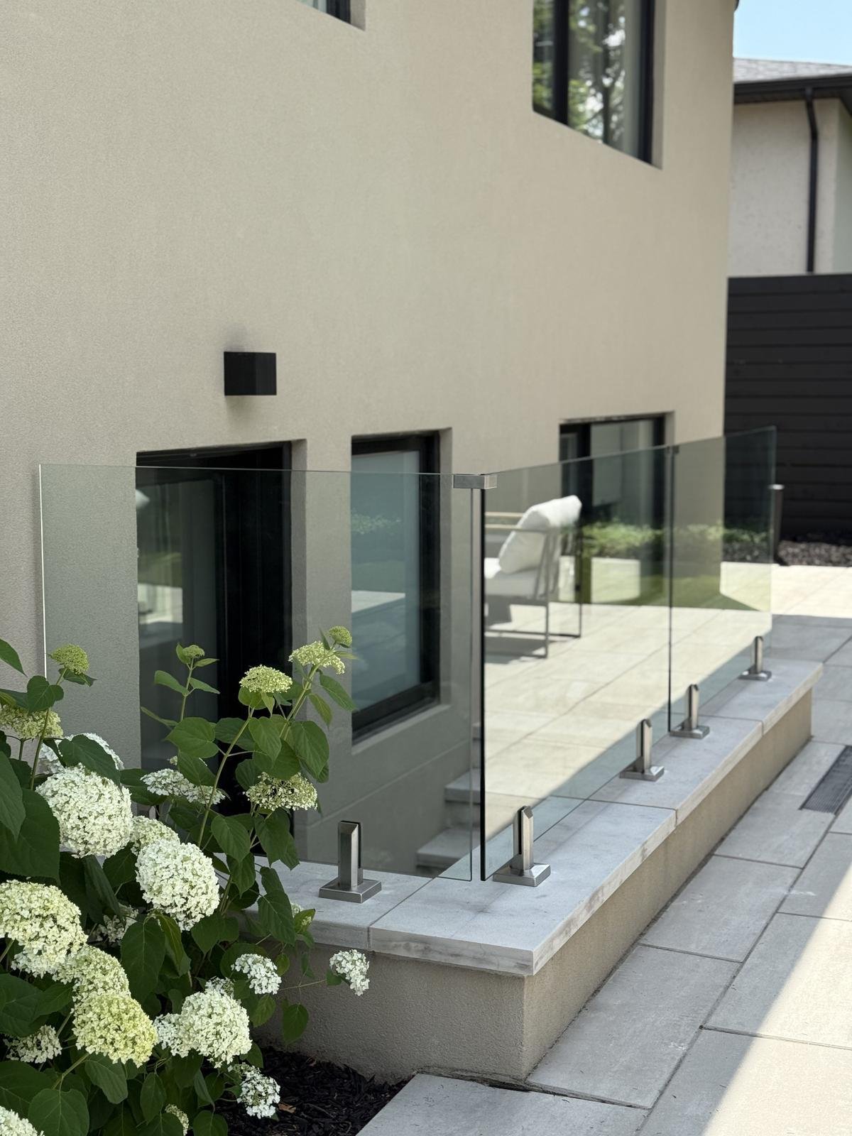 Glass railing